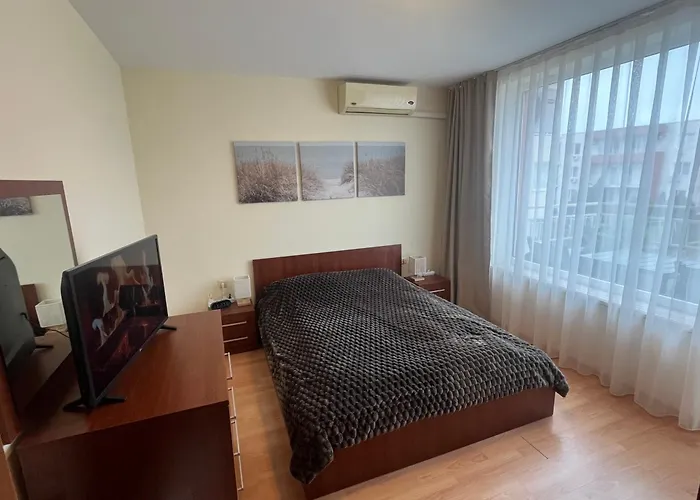 Nessebar Club * Σάνι Μπιτς